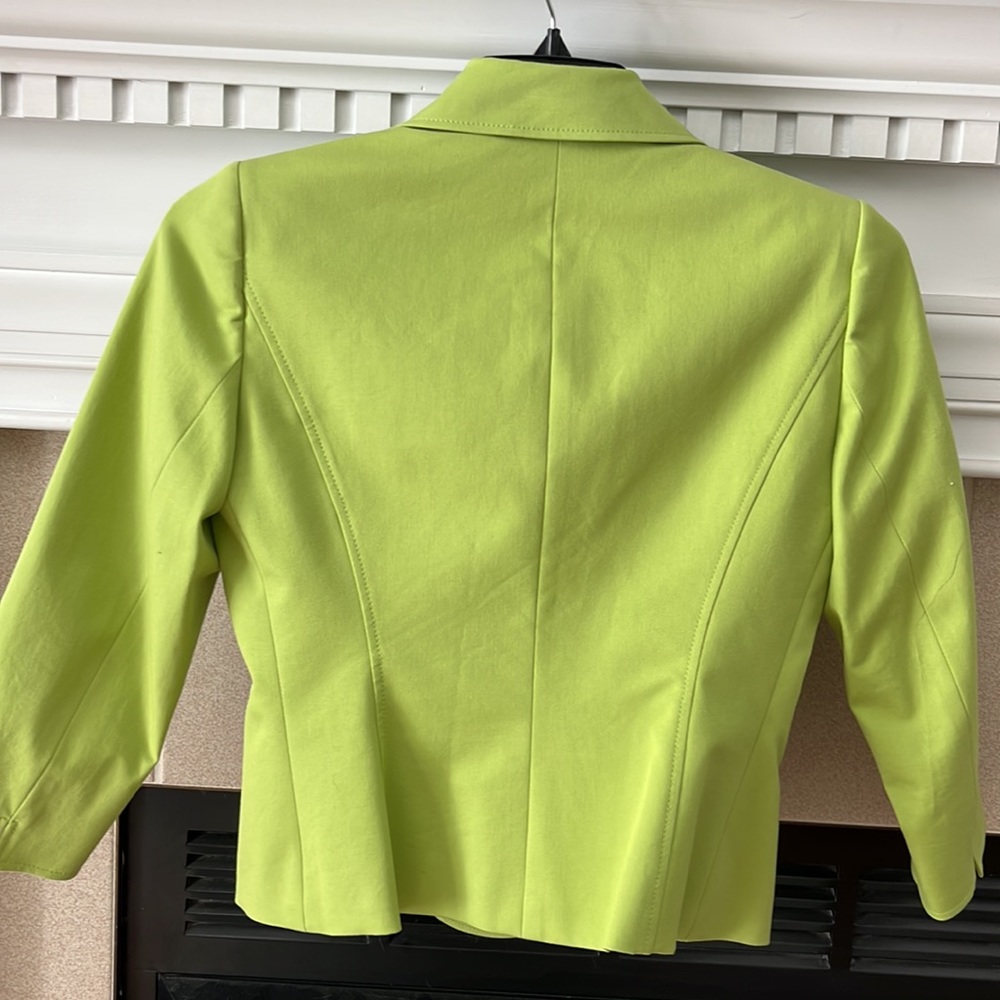 TaHARI ARTHURT S. LEVVINE petite 4P - Picture 3 of 12